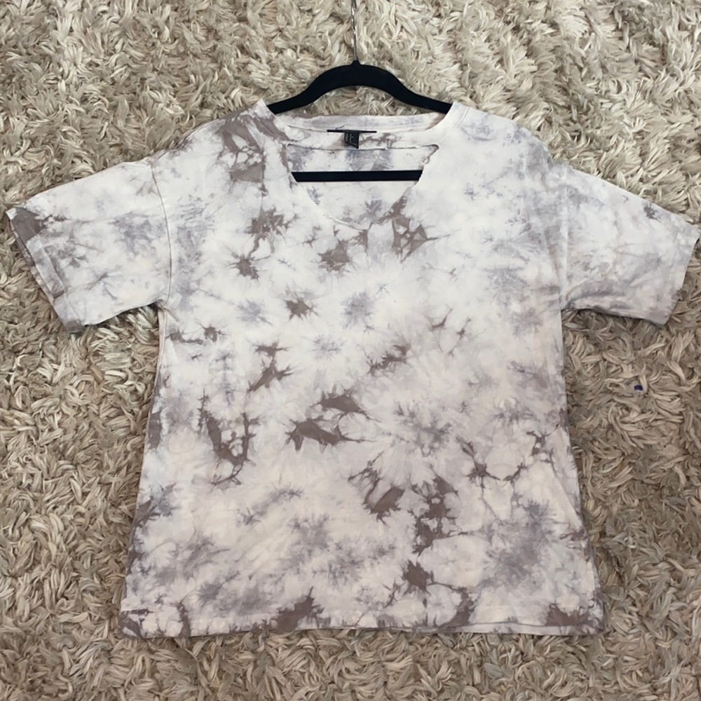 Forever 21 tee